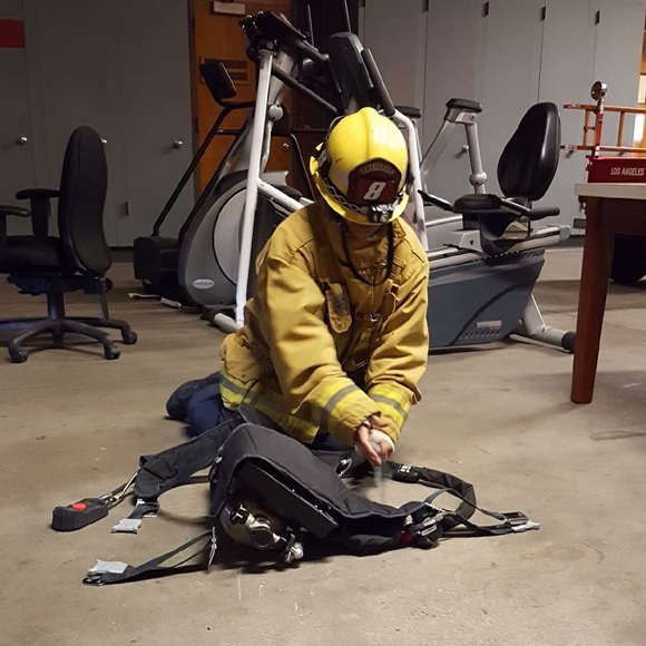 Meet your posher - Picture 2 of 3